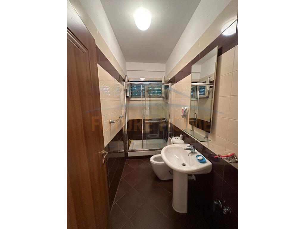 In vendita, Duplex Lura 1 Gjiri i Lalezit