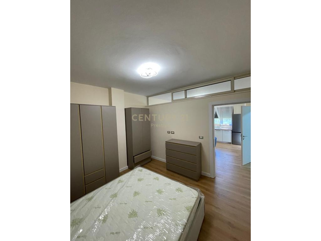 AFFITTIAMO IL PRIMO PIANO DI UNA VILLA + POSTO AUTO, ALI DEM! 500 € /Mese