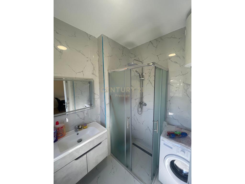 AFFITTIAMO IL PRIMO PIANO DI UNA VILLA + POSTO AUTO, ALI DEM! 500 € /Mese
