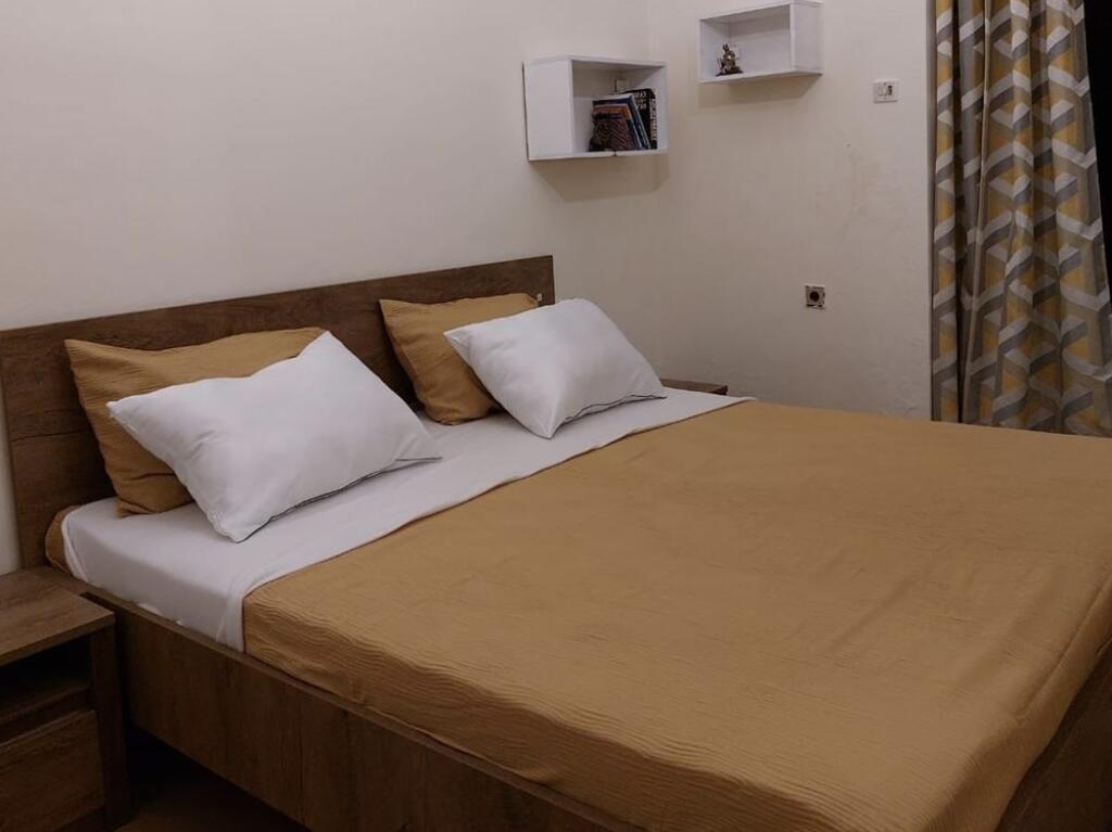 Apartment 2+1 for rent at Shallvaret