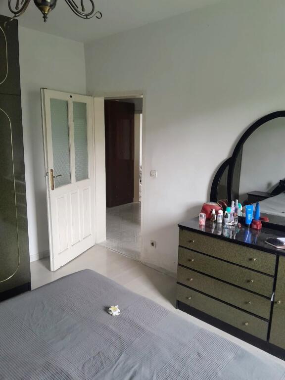 (Pa agjensi - 0 komision) Tirane, apartament me qera 2+1+Aneks+banjo me dritare Kati 4, 45.000 Leke (Ali Demi)