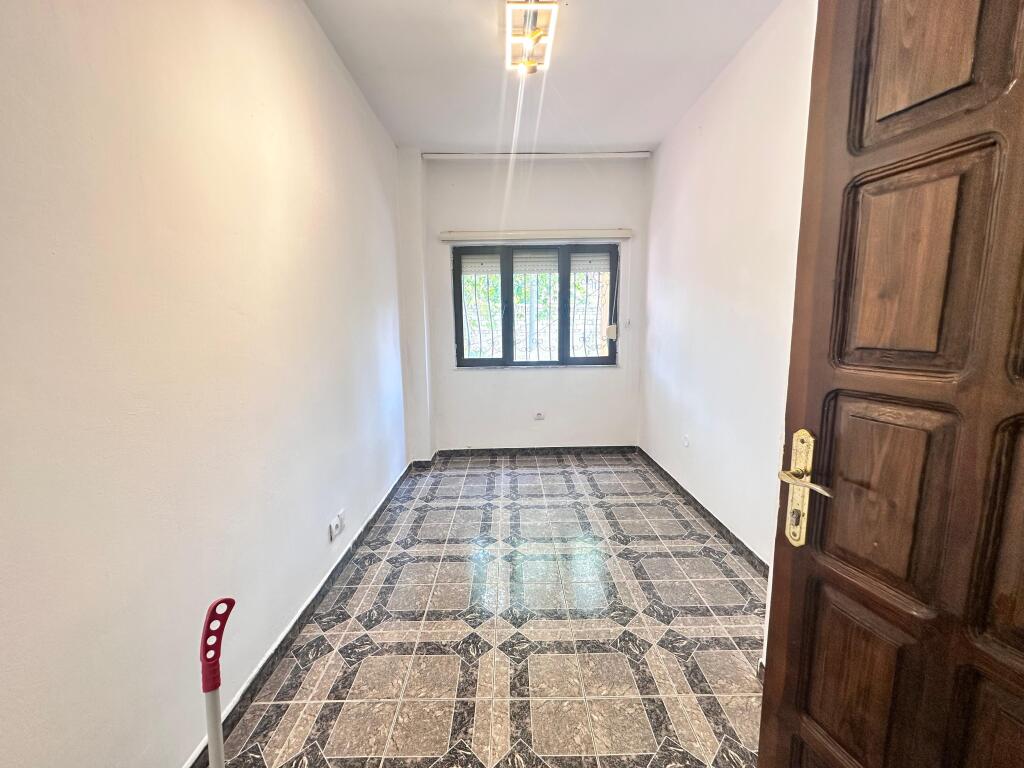 Affittasi – Ambiente Adatto per Ufficio