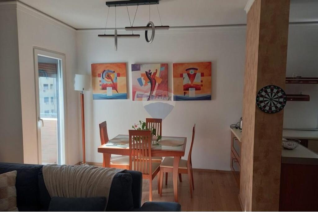 Appartamento 2+1 in Affitto presso Komuna e Parisit
