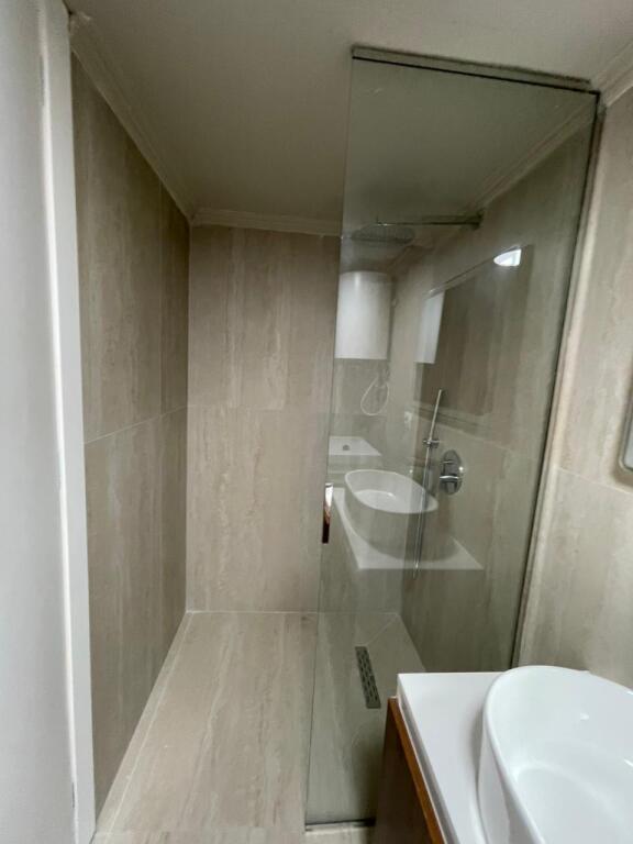 APARTAMENT DUPLEKS PER SHITJE PRANE SPITALIT AMERIKAN 3