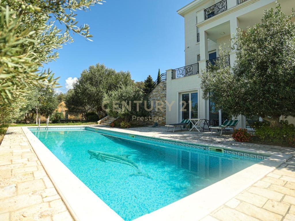 VILLA DI LUSSO IN AFFITTO, DRY LAKE, TIRANA!