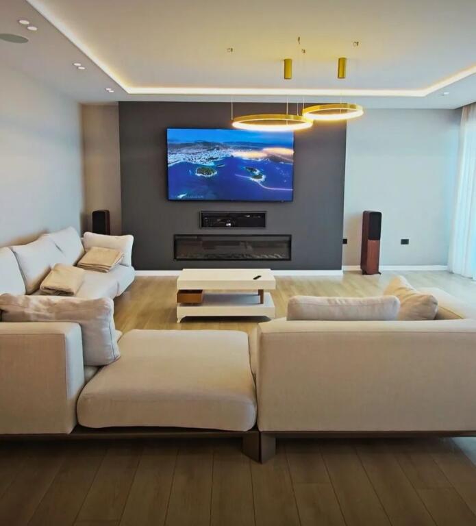 Appartamento duplex in affitto a Square21