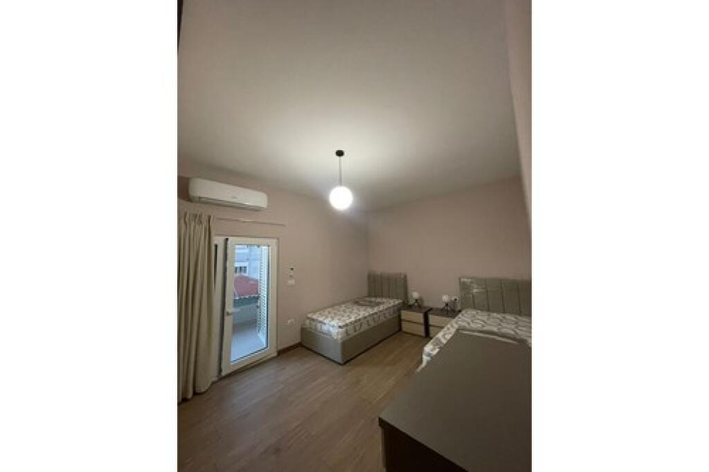 Tirane, affittasi appartamento 3+1+Balcone Piano 3, 148 m² 900 € (fresku) 530581008-33
