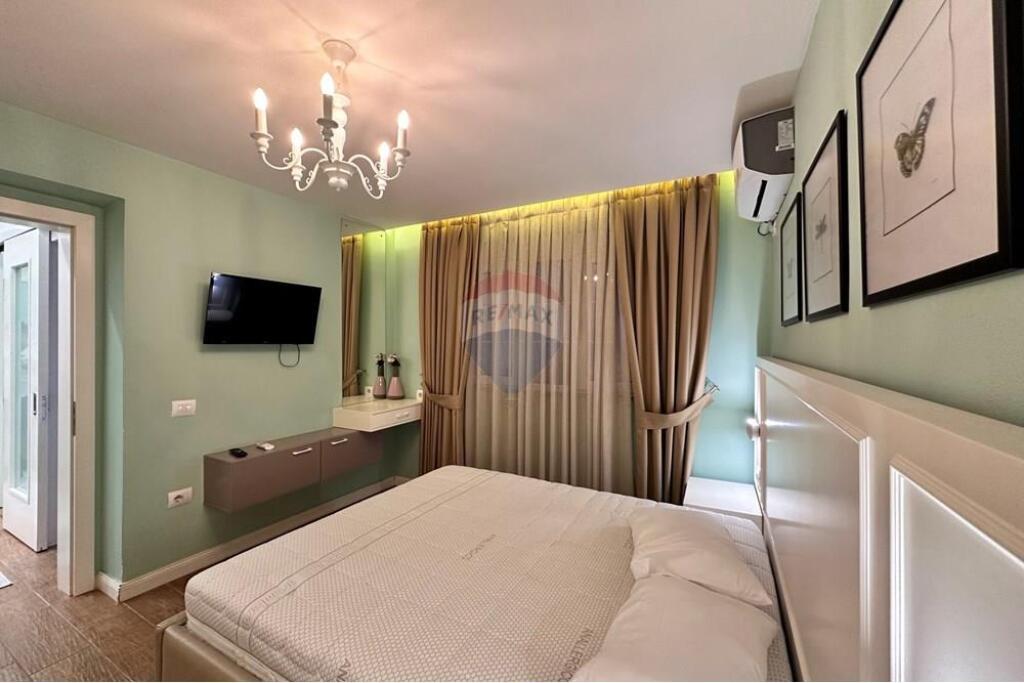 Apartment 1+1+ separate kitchen for rent at the beginning of Elbasani Street.