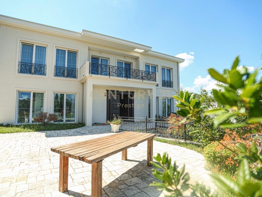 VILLA DI LUSSO IN AFFITTO, DRY LAKE, TIRANA!