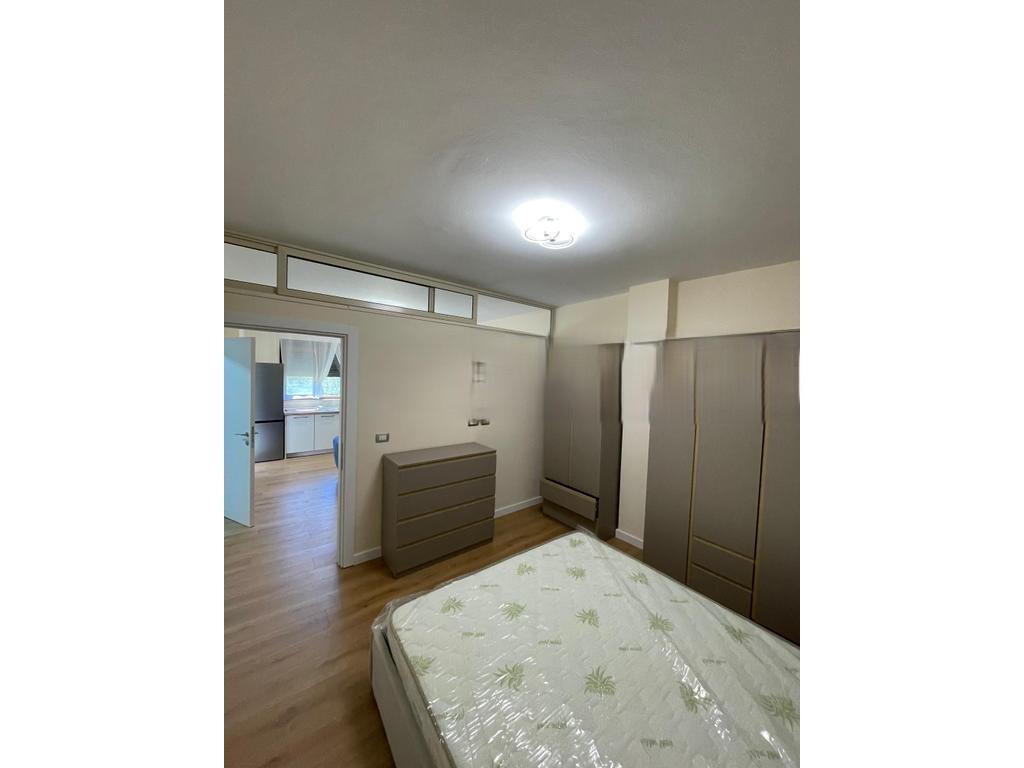 AFFITTIAMO IL PRIMO PIANO DI UNA VILLA  + POSTO AUTO ,ALI DEM ! 500 € /Mese