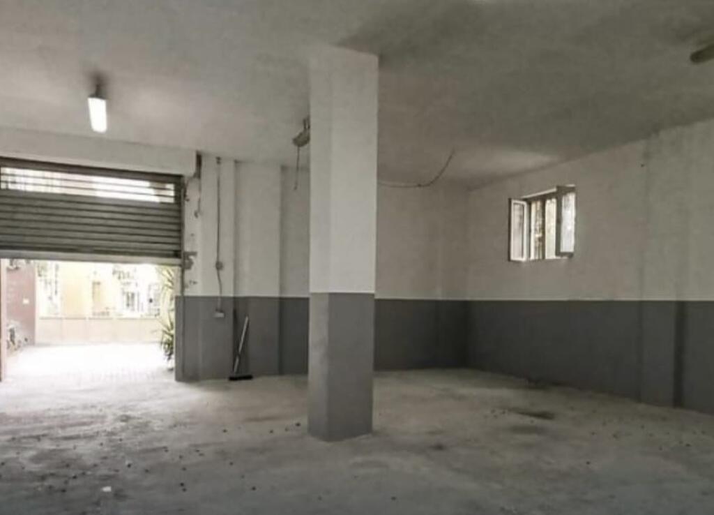 AMBIENTE COMMERCIALE 250 m² IN AFFITTO Via Siri Kodra, Tirana