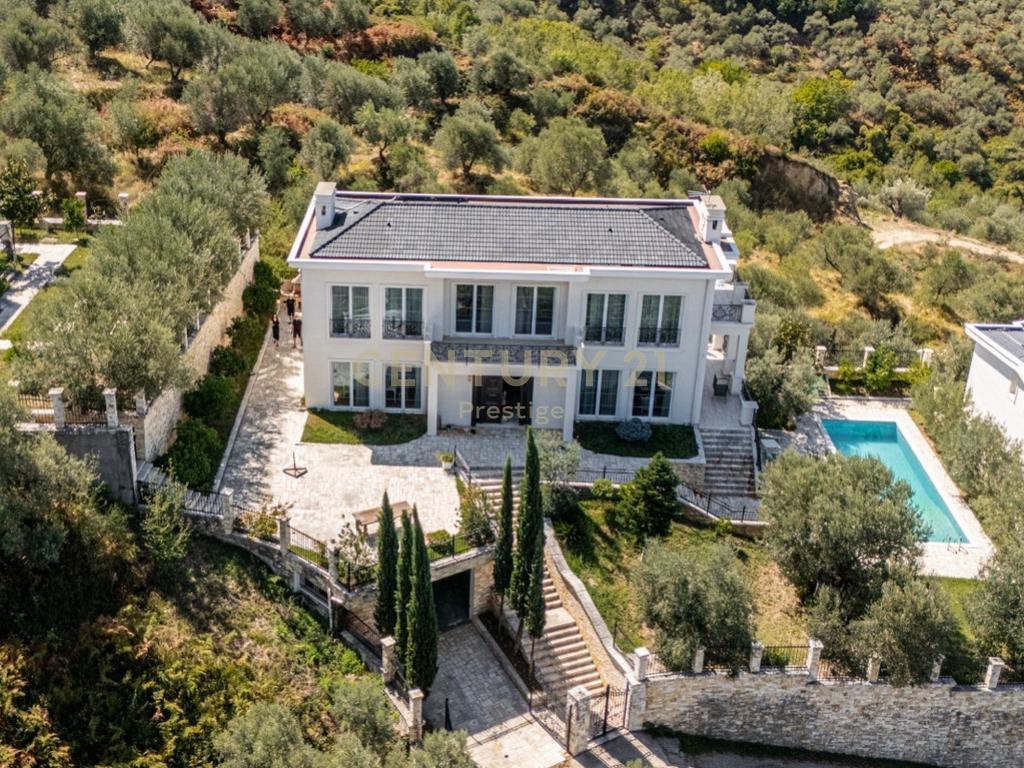 VILLA DI LUSSO IN AFFITTO, DRY LAKE, TIRANA!