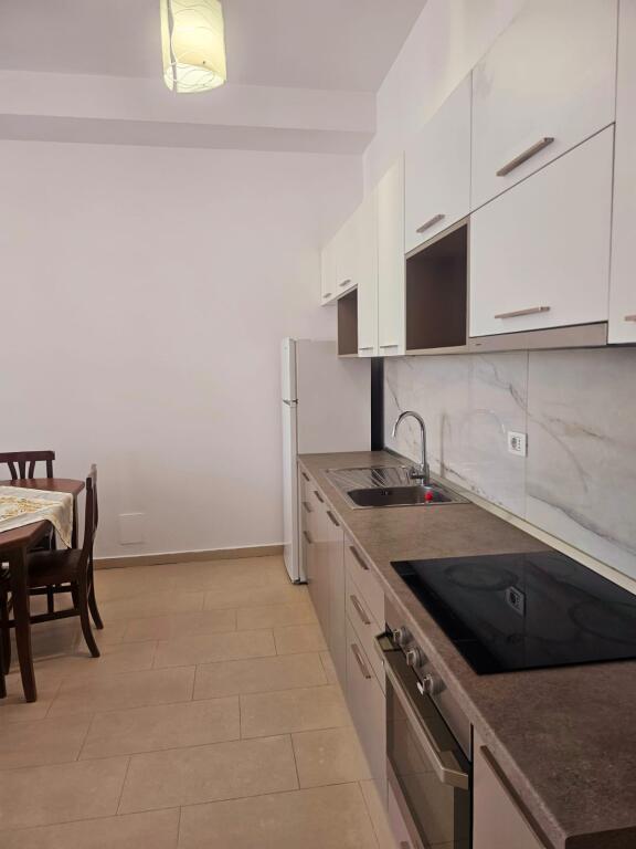 Appartamento 1+1 a Kontakti 21 Dhjetori