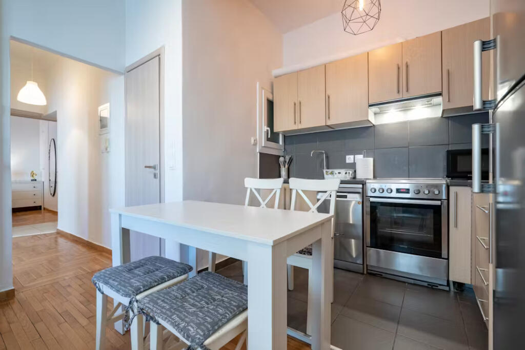 Apartment For Rent 1+1 In Center (ID B210739) Tirane.