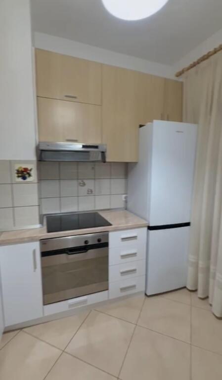 APARTAMENT I PERSHTATESHEM PER CIFTE 1+1 ASTIR