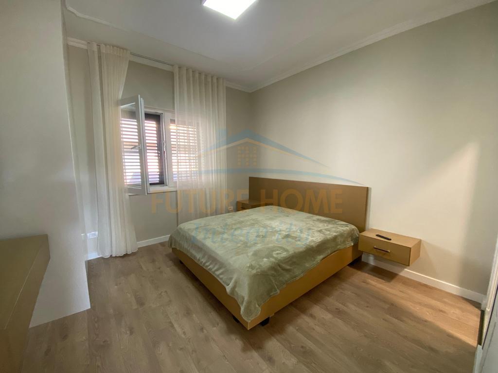 Qera, Apartament 2+1+2+Post Parkimi, Ish Tregu Elektrik, Tiranë