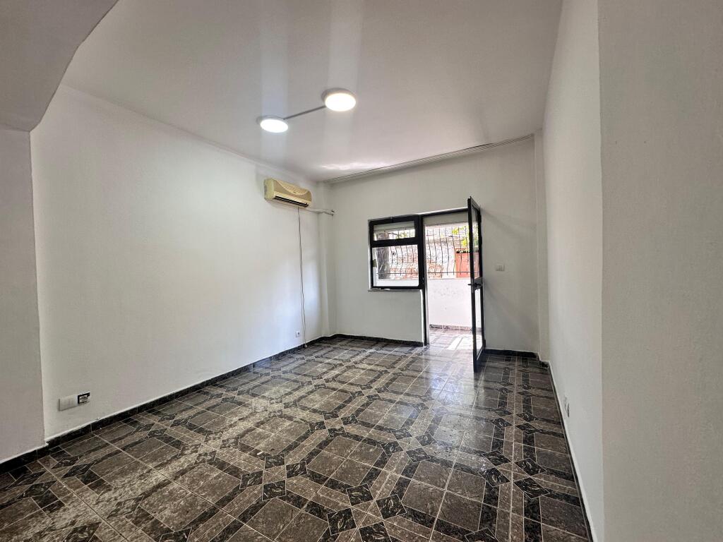 Affittasi – Ambiente Adatto per Ufficio