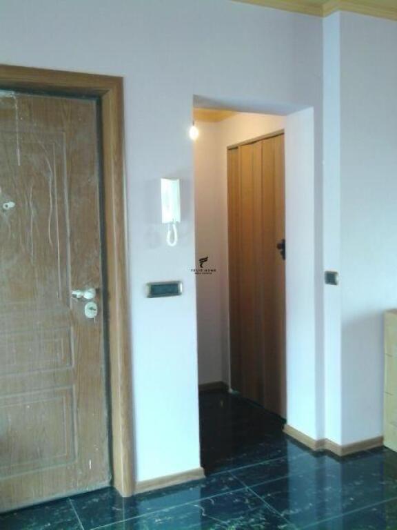 UFFICIO IN AFFITTO 75 M2 STRADA DI DURRËS 73.000 LEKE