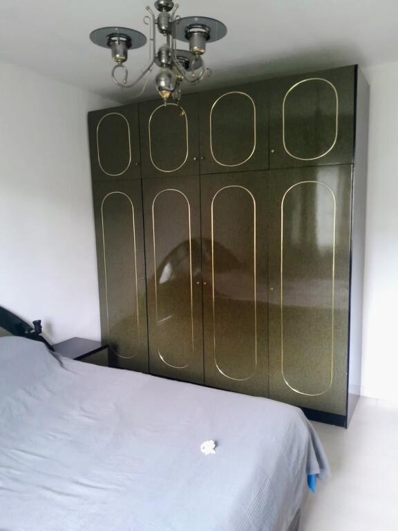 (No agency - 0 commission) Tirana, apartment for sale 2+1+kitchenette+bathroom with window, 4th floor, price: 110,000 Euro (Ali Demi)