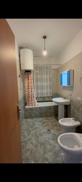 Appartamento 2+1 in affitto ad Astir