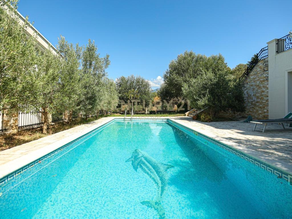 VILLA DI LUSSO IN AFFITTO, DRY LAKE, TIRANA!