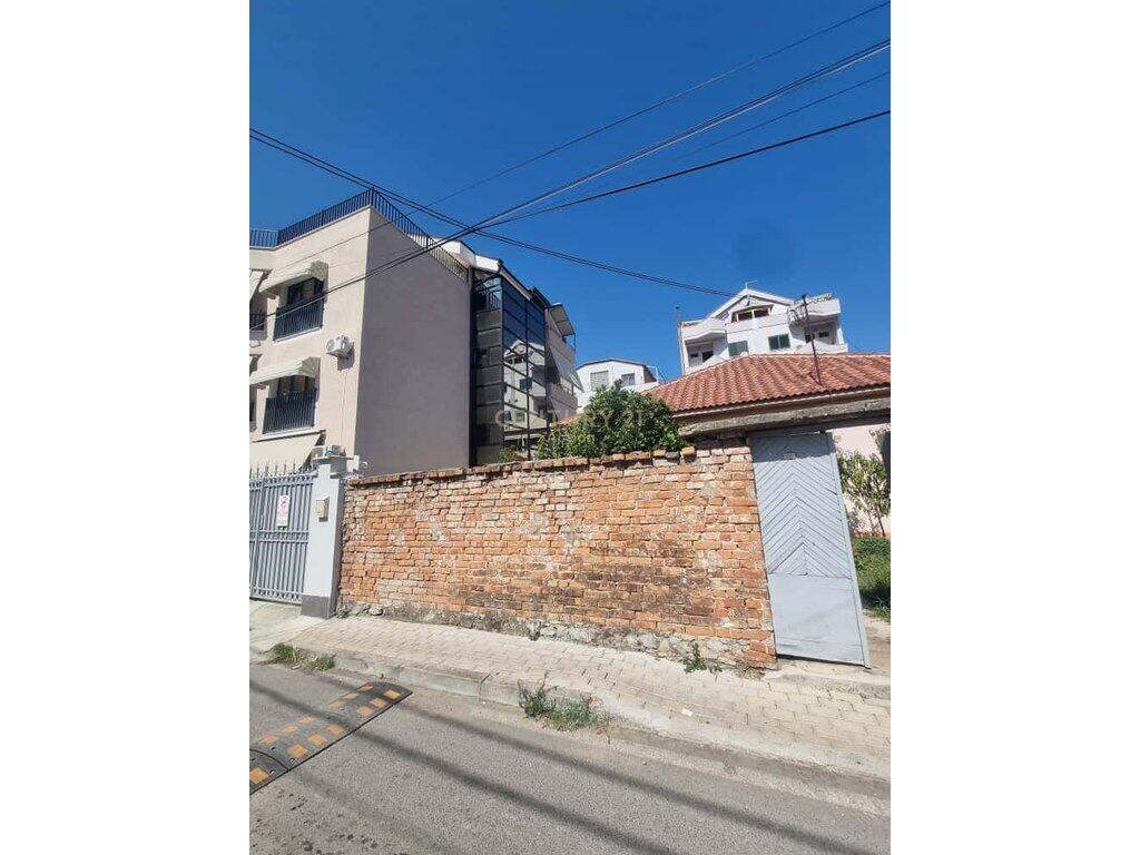 House for Sale in Ali Demi, Tirana – 294,000€ | 300 m²