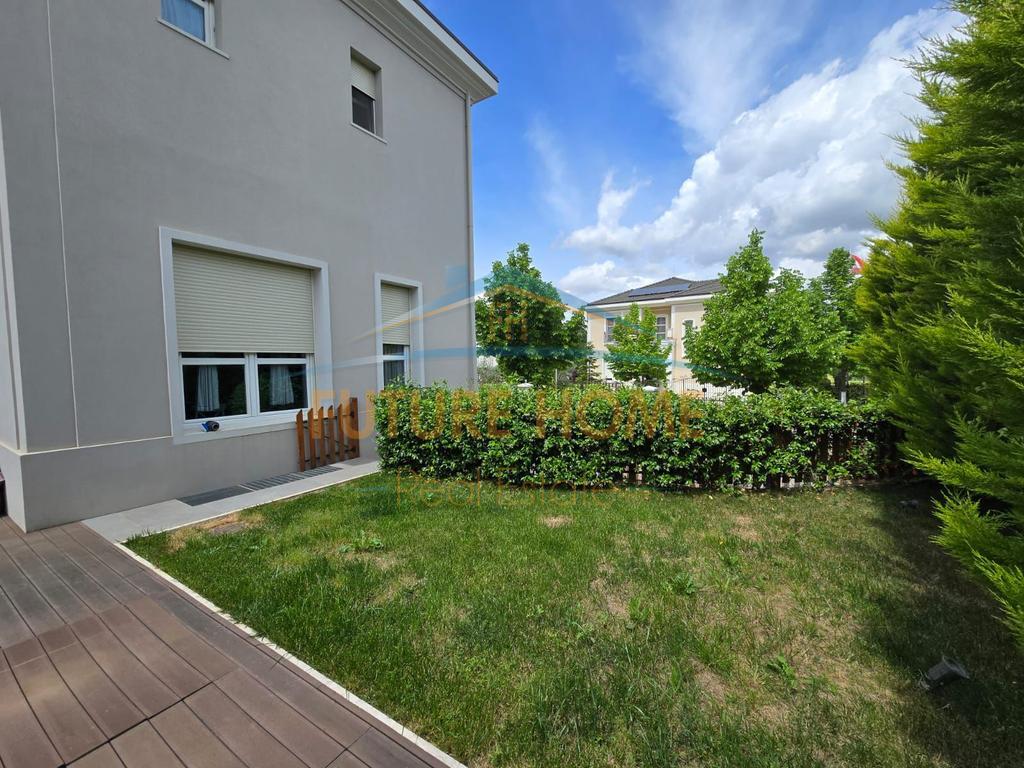 Villa Individuale in vendita Rolling Hill Residence