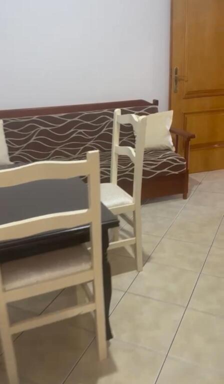 Appartamento 1+1 in affitto, via Siri Kodra vicino all'hotel Meridian  Prezzo: 400 mila leke