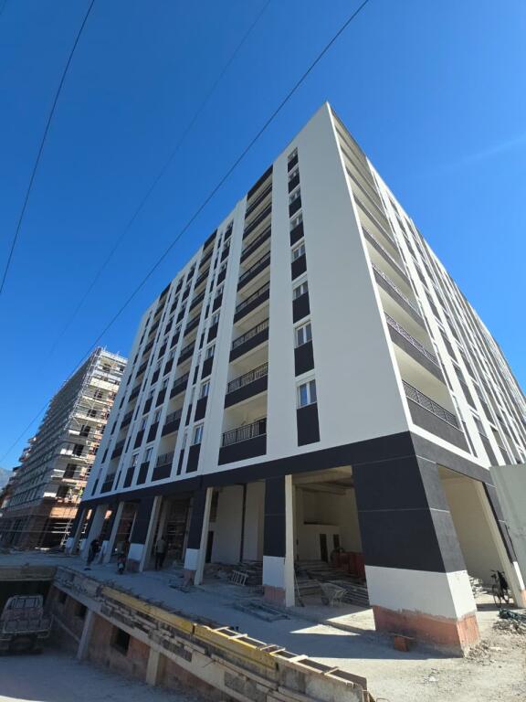 Appartamento 2+1+2 in vendita al Complesso Platinium 1, con vista sul Nuovo Boulevard.