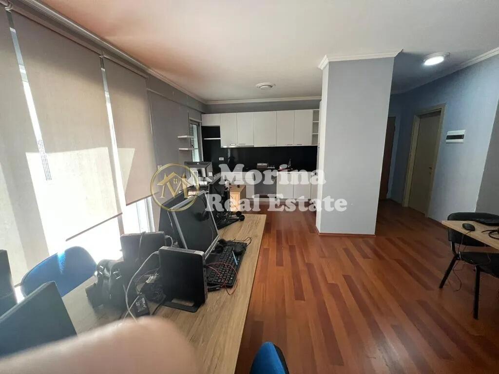 Affitto, Appartamento 3+1, 5 Maggio, 900 Euro/Mese