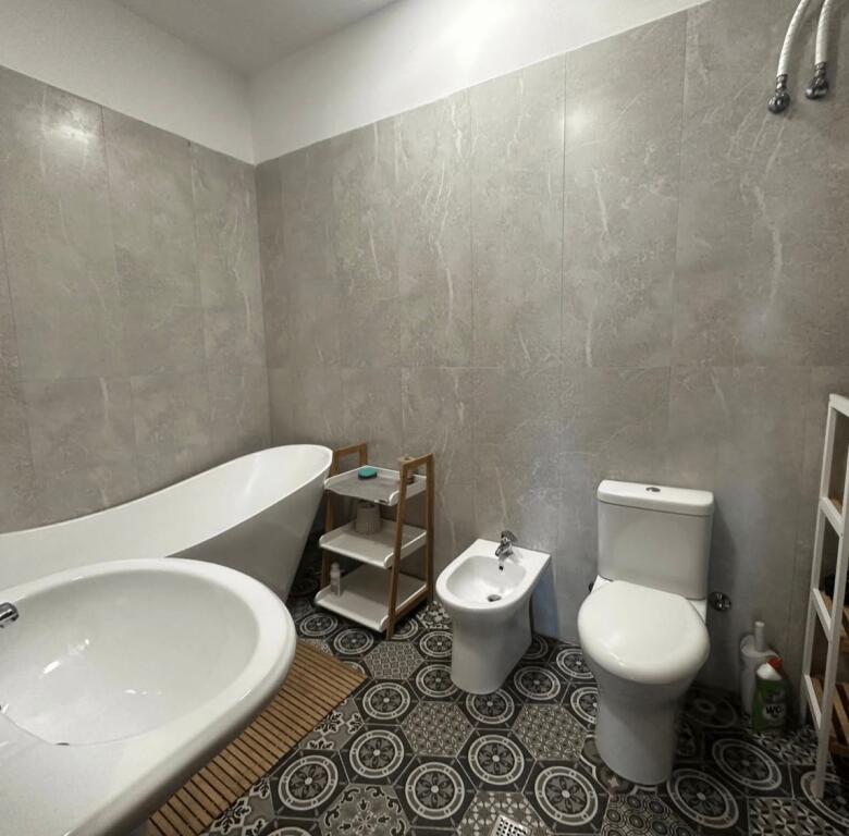 Penthouse per shitje 2+1+2 Prane Liqenit Artificial