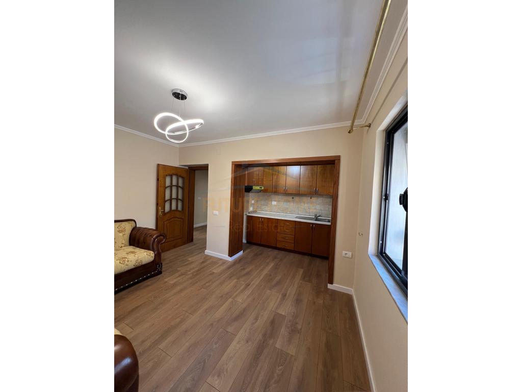 Shitet, Apartament 2+1, Oxhaku, Tirane.