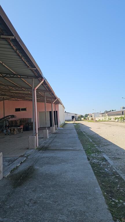 OKAZION  Shitet kapanon në xhafzotaj( Durres)  okazion  Ideale per cdo bisnes  
