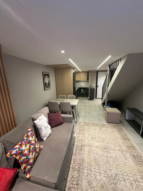 DUPLEX IN VENDITA VICINO AMERICAN 3