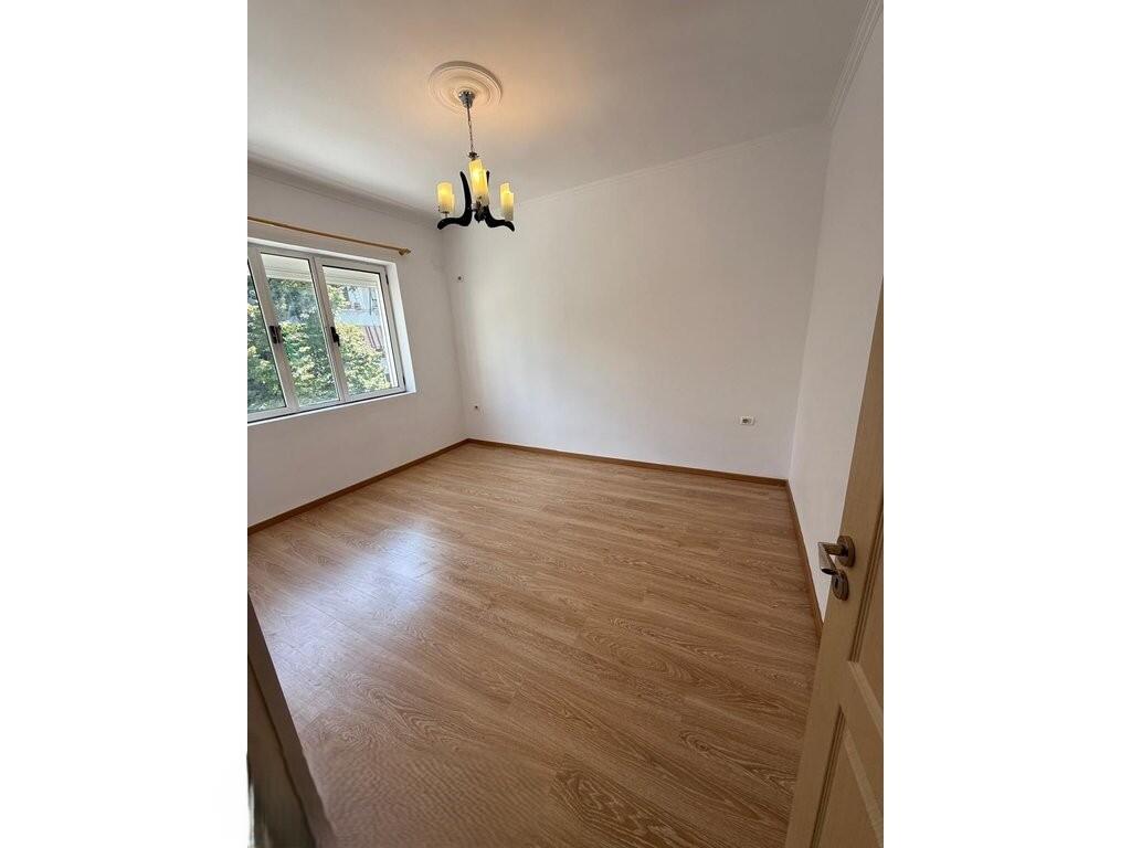 Appartamento 2+1 In Affitto a Myslym Shyri, Tirana - 500€ | 70 m²