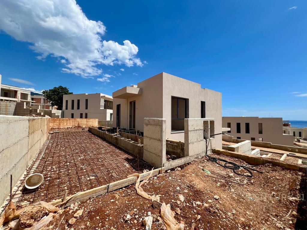 San Nicola Residence in Palasa, Luxury Villa with swimming pool for sale