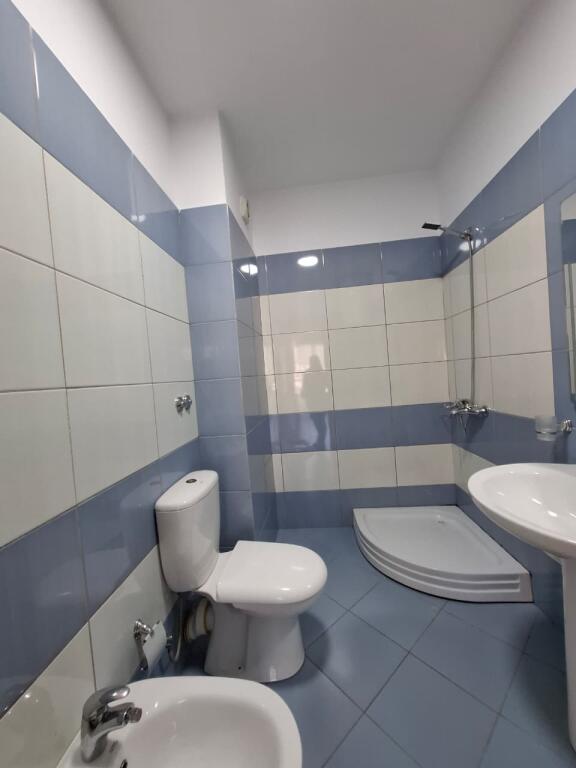 ✨ Appartamento in Affitto 2+1+2WC – 120 m² | 59.500 Lek 📍 Via Bardhyl / Scuola Andon Zako Çajupi