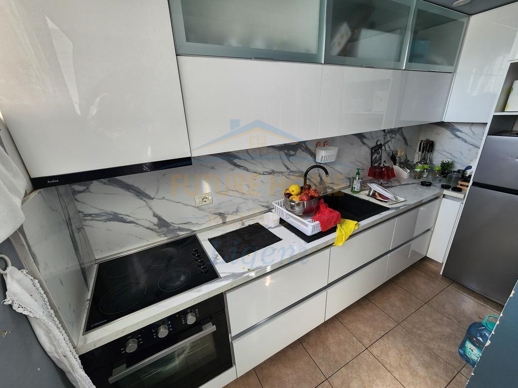 In vendita, Appartamento 2+1, Via Kavaja, Tirana