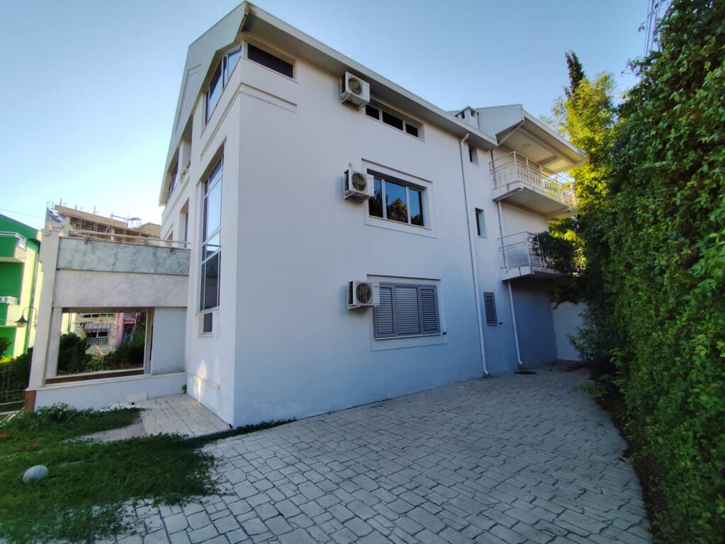 Villa in Affitto vicino alle Ville Tedesche