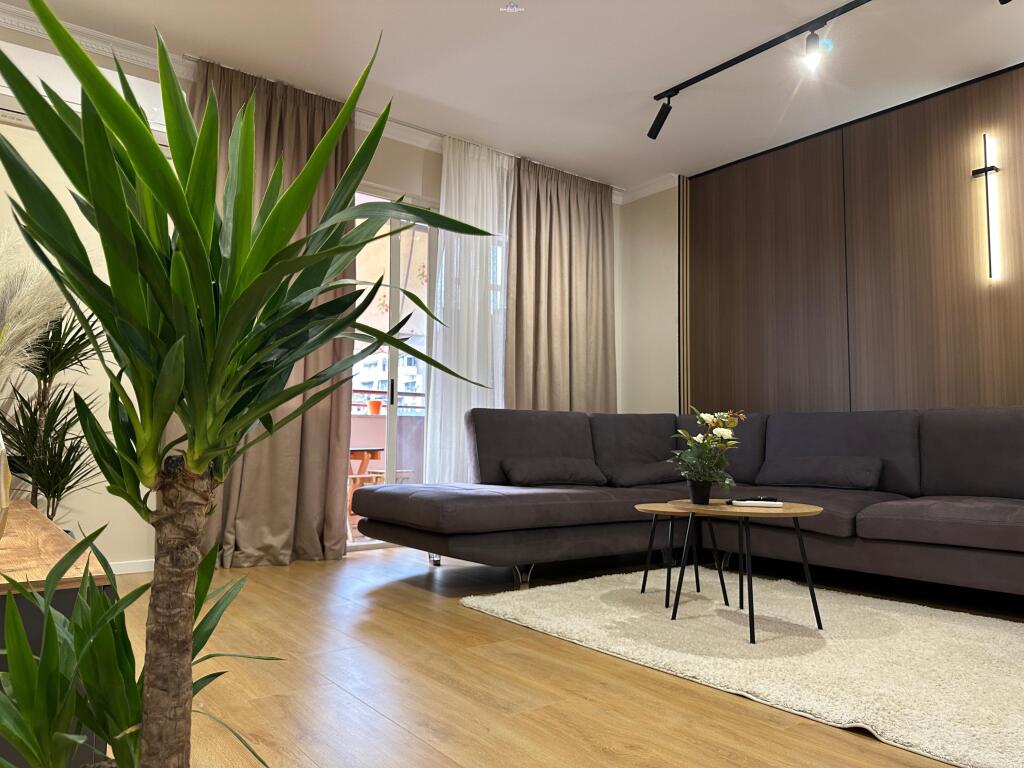 Appartamento In Affitto 2+1 In Piazza Willson (ID B2201473) Tirana