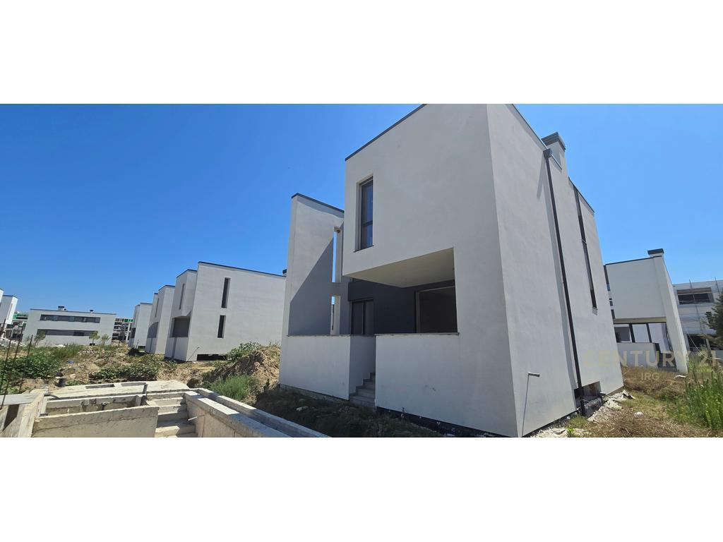 3-STOREY VILLA WITH POOL AT TURQUOISE MARINA, LALEZ BAY!    800,000 €
