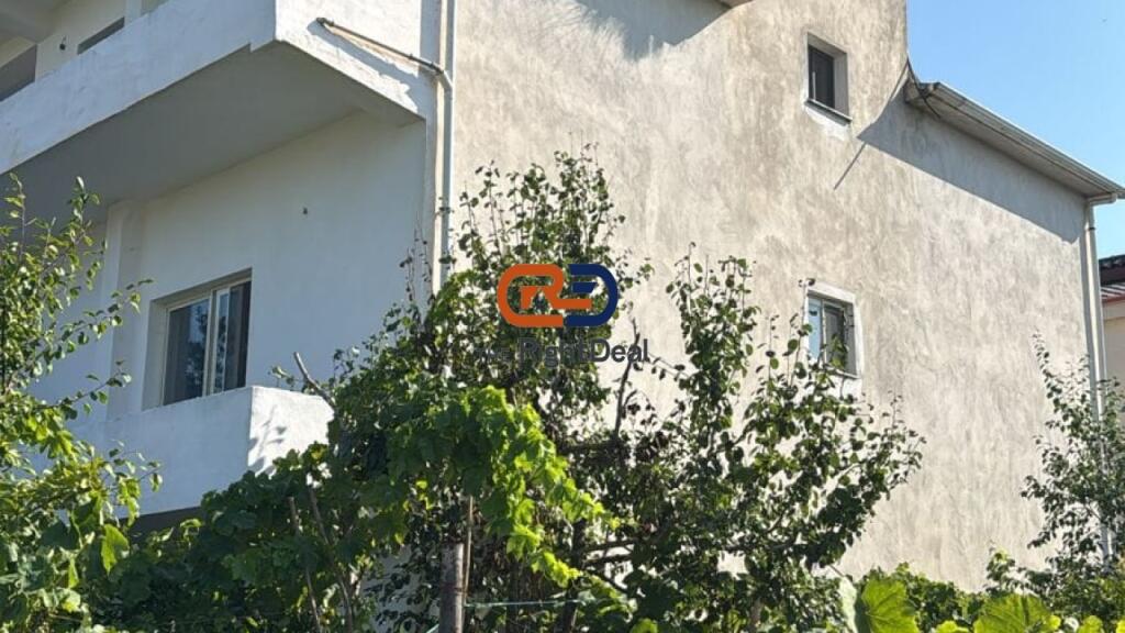 In Neighborhood No.13 Beach Durres, Individual 3-Story Villa + Attic for Sale !!!