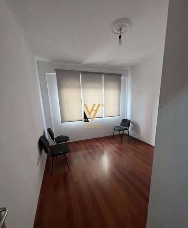 UFFICIO 130 M2 IN AFFITTO AL 5 MAJI, CENTRO CONCORD 950 EURO
