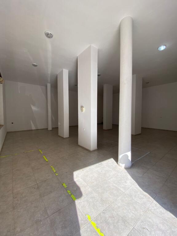 Business premises for rent at Vorri Bomit/1,400 euros