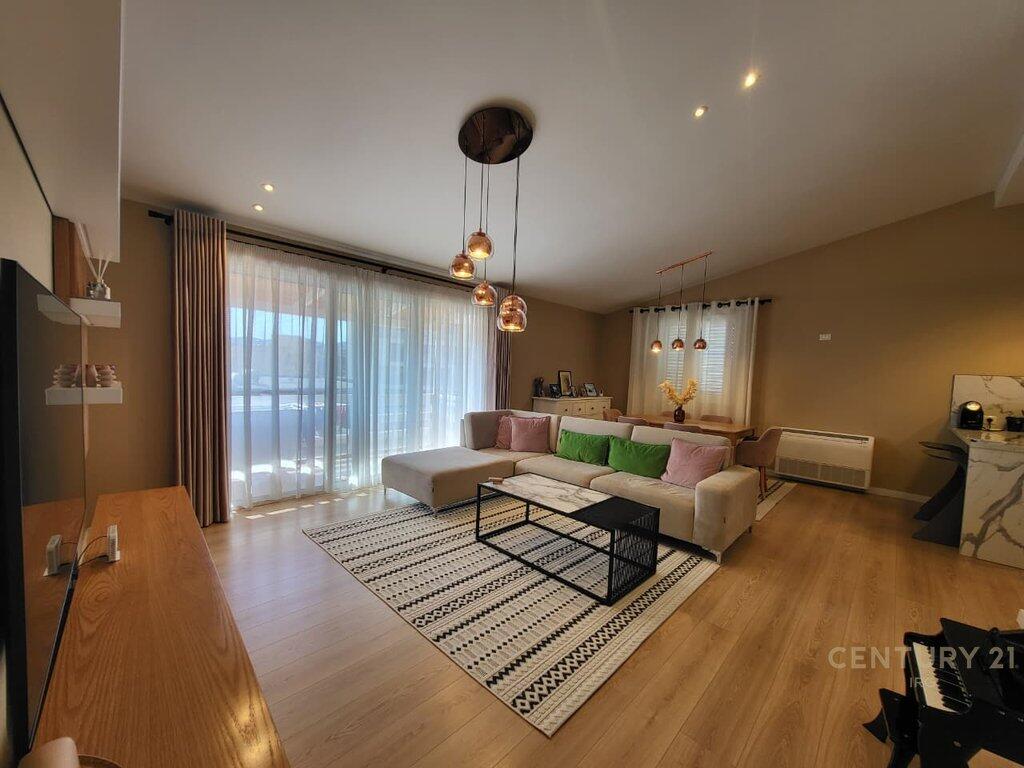 2+1 apartment for sale on Mine Peza street