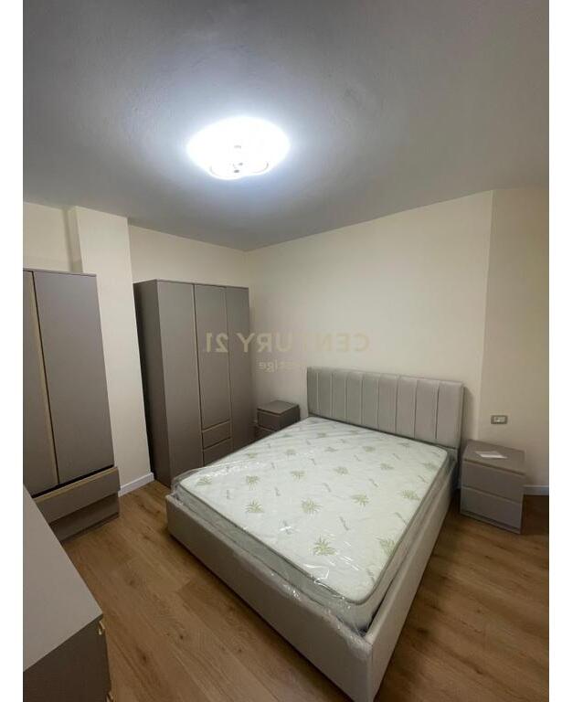 AFFITTIAMO IL PRIMO PIANO DI UNA VILLA  + POSTO AUTO, ALI DEM! 500 € /Mese
