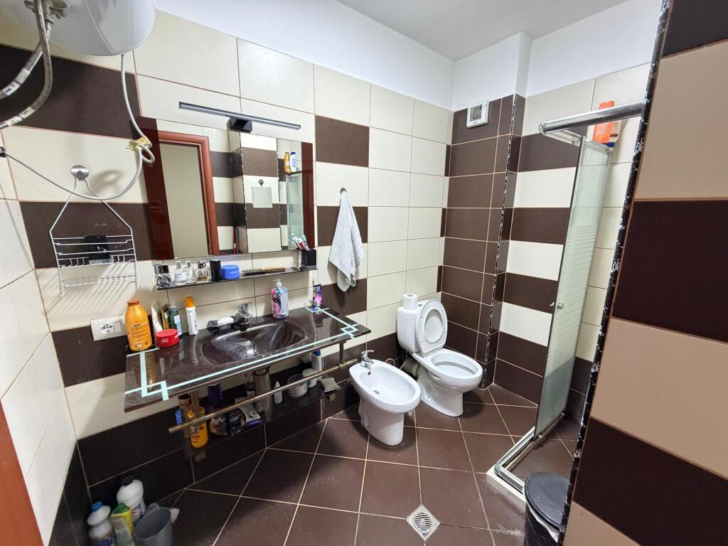 Apartament 1+1 per Qera tek Liqeni i Thate