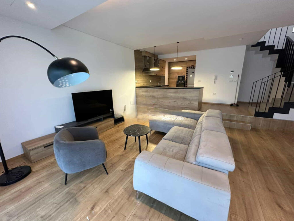 Villa su 3 piani in affitto presso Olive Grove Residence (ID BV22503) Tirana