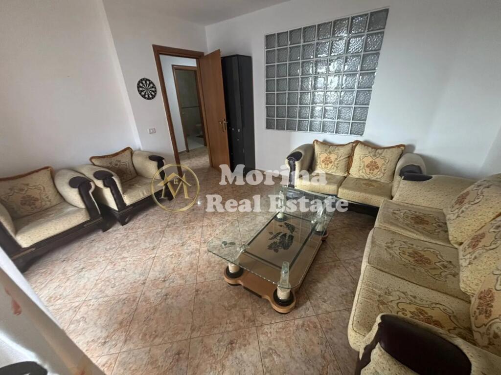 affitto Appartamento 2+1, 5 Maggio, 450 Euro/Mese