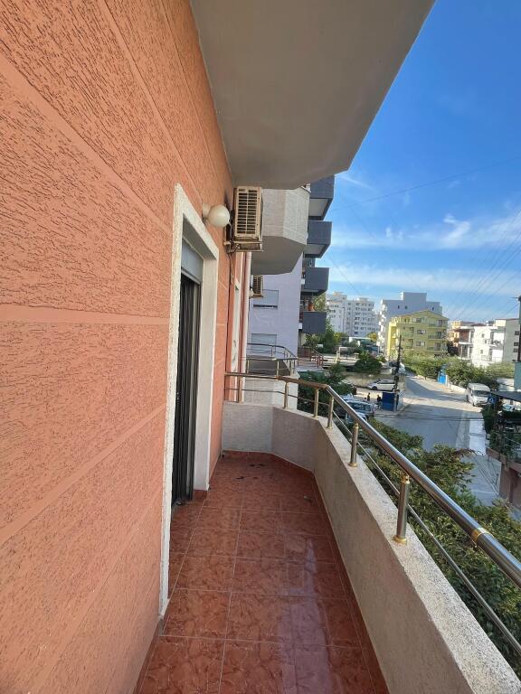 Jepet Apartament 2+1 plazh durres Deri ne Qershor
